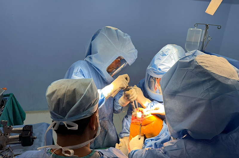 Robotic Joint Replacement Doctor